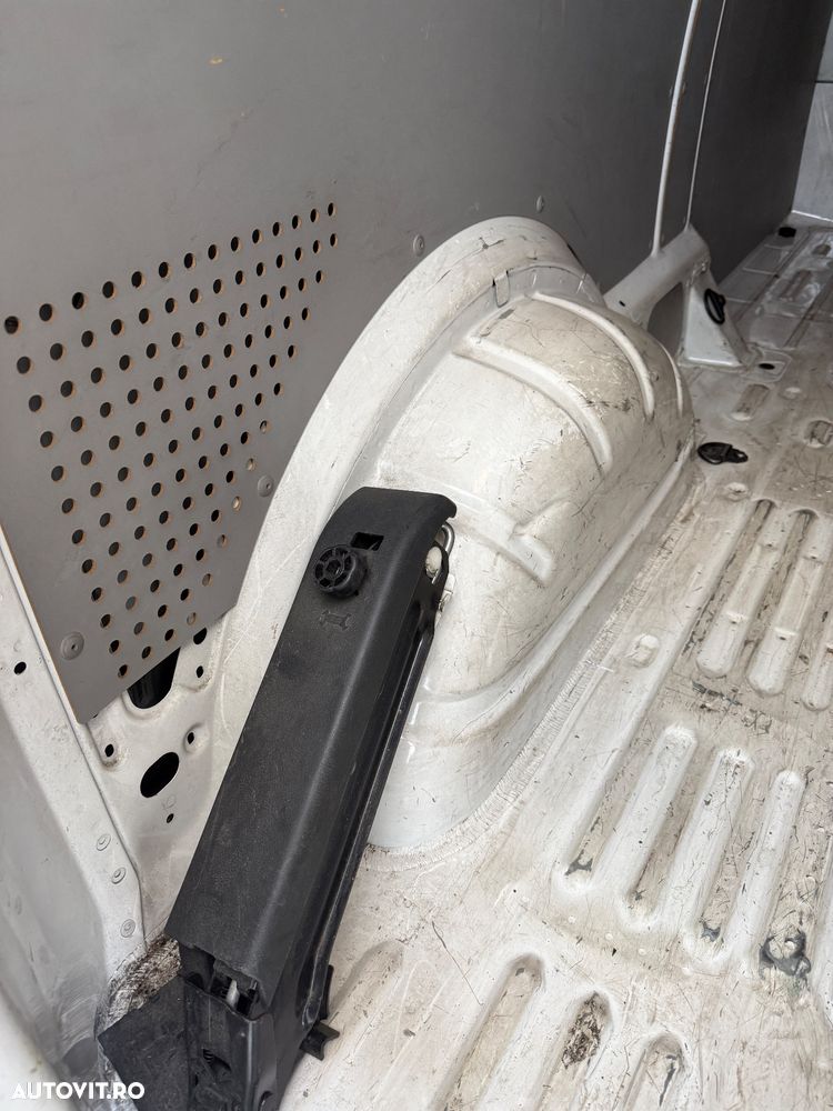 Volkswagen Transporter - 12