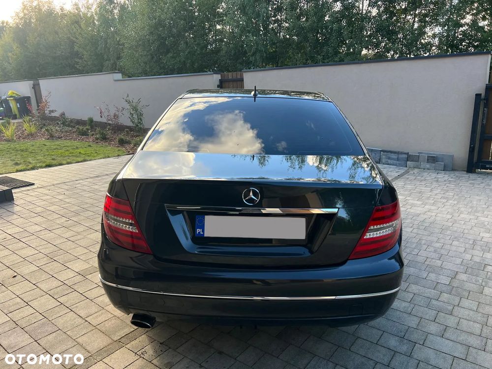 Mercedes-Benz Klasa C 250 CGI BlueEff Avantgarde - 11