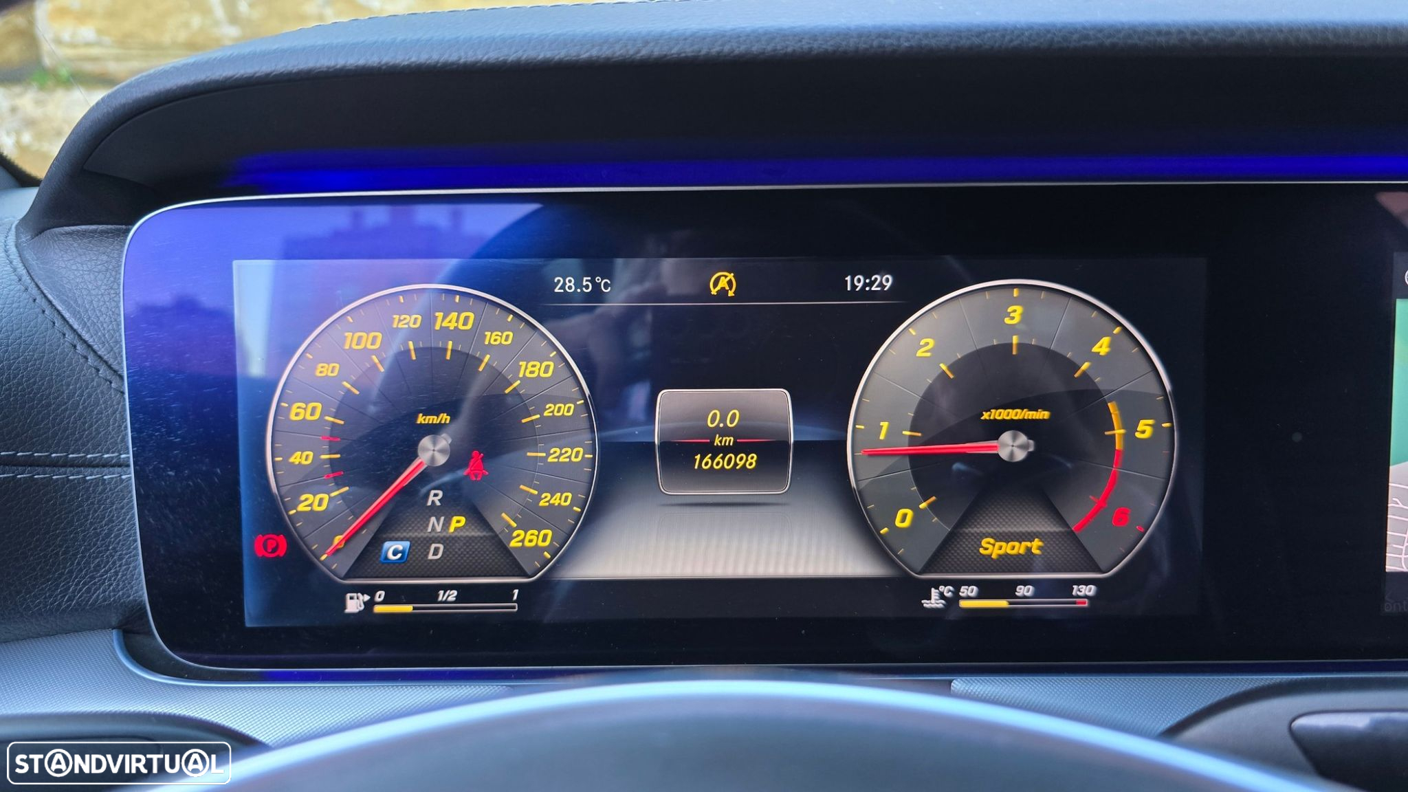 Mercedes-Benz E 220 - 22