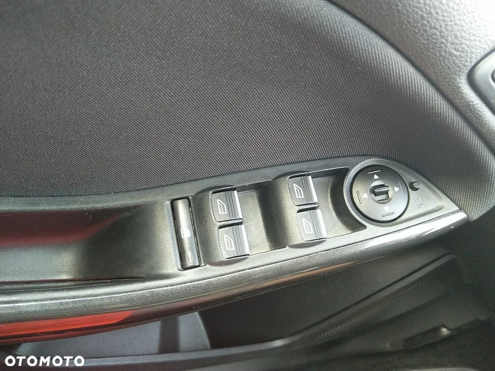 Ford Focus 1.0 EcoBoost Titanium - 31