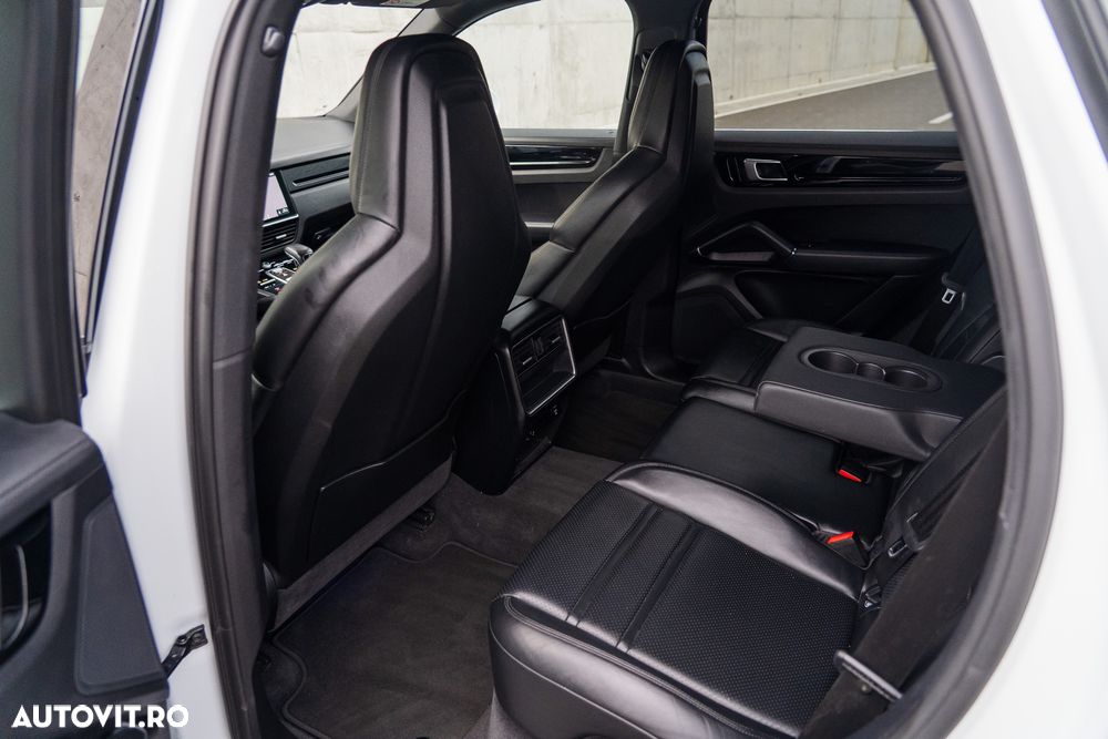 Porsche Cayenne Standard - 21