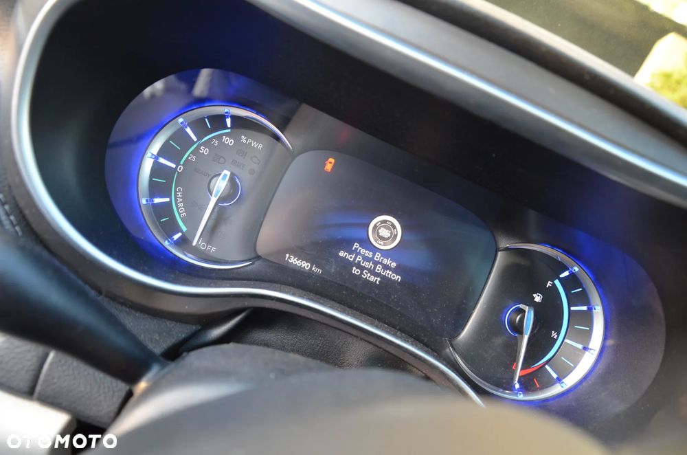 Chrysler Pacifica - 10