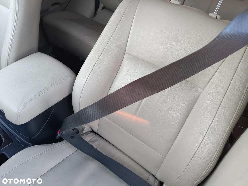 Mitsubishi Pajero - 34