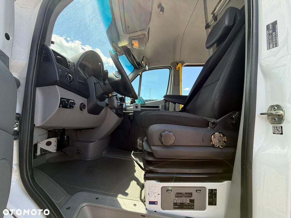 Mercedes-Benz Sprinter 516 - 24
