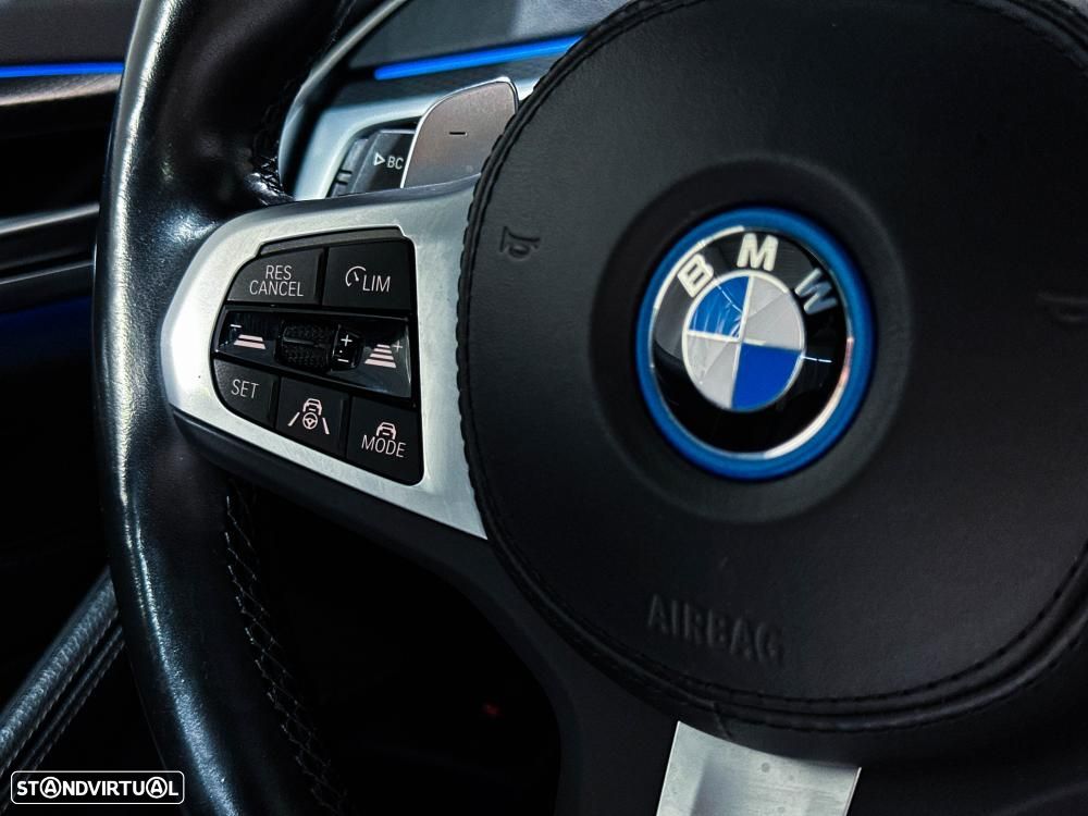 BMW 530 e Pack Desportivo M - 38