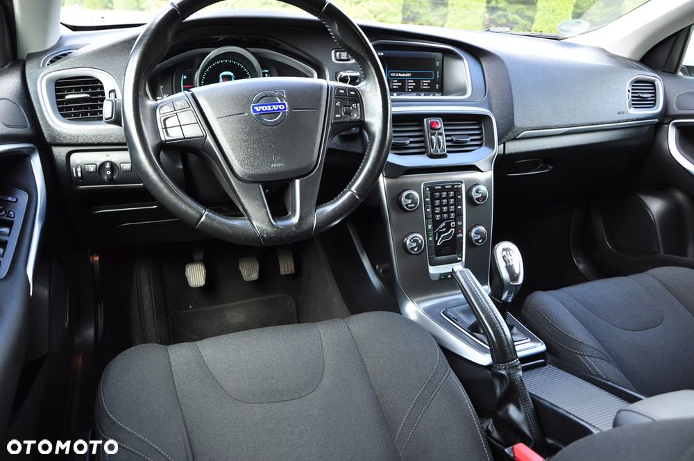 Volvo V40 D2 Momentum - 37