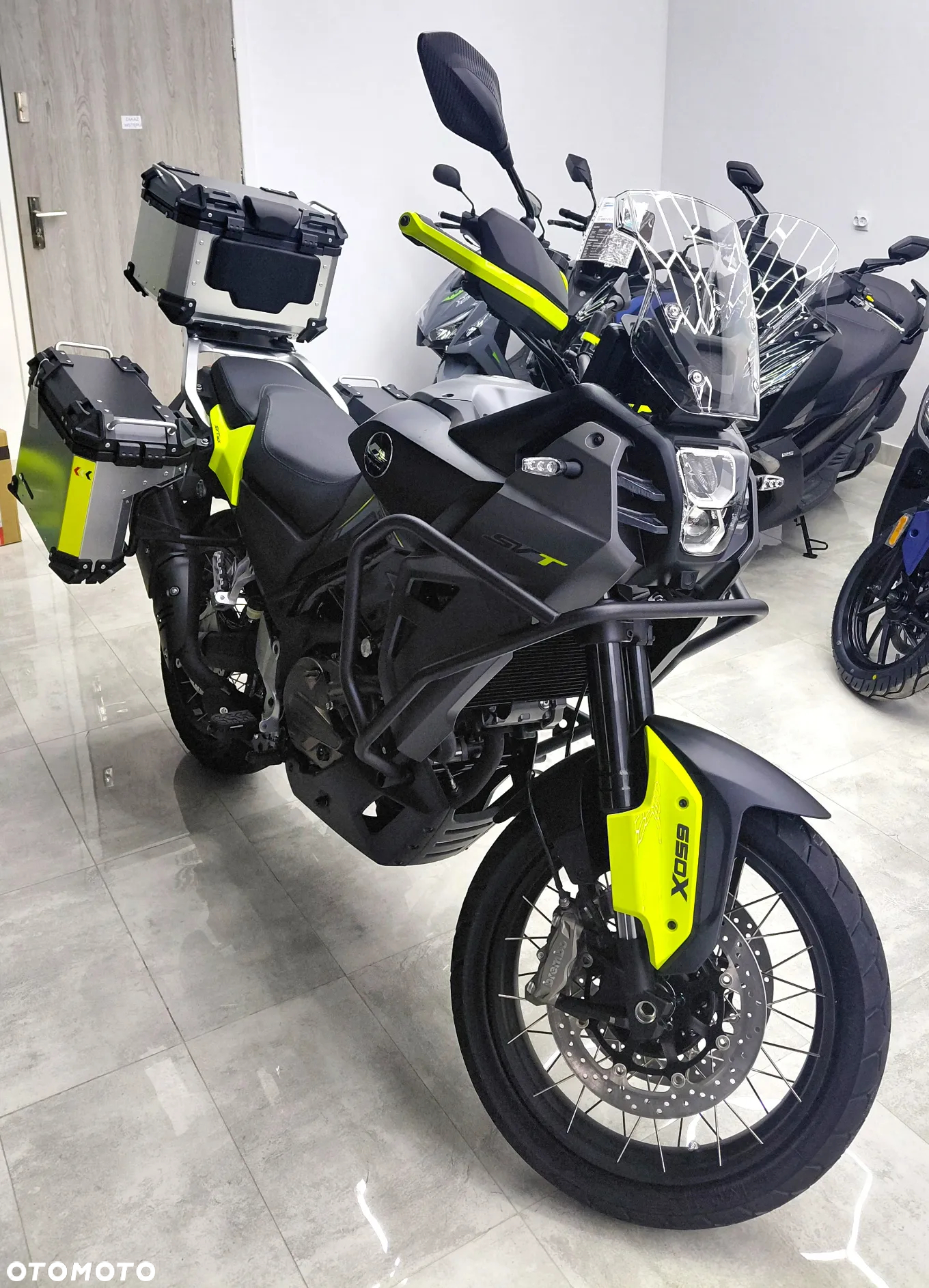 QJMOTOR SVT 650X - 12