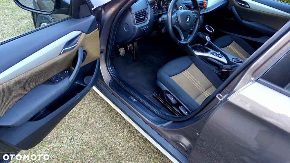 BMW X1 sDrive18d xLine - 16