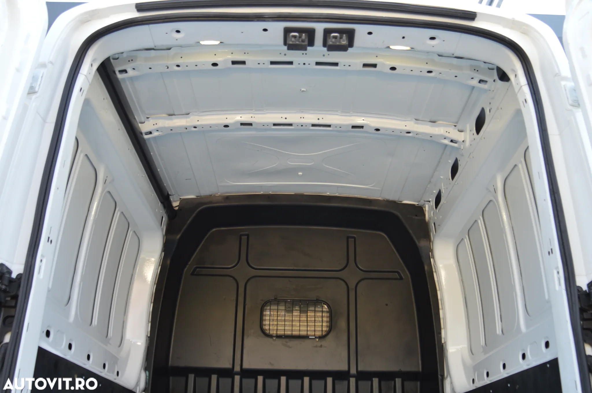 Ford Transit 2.0TDCI L3H3 7 Locuri - 35
