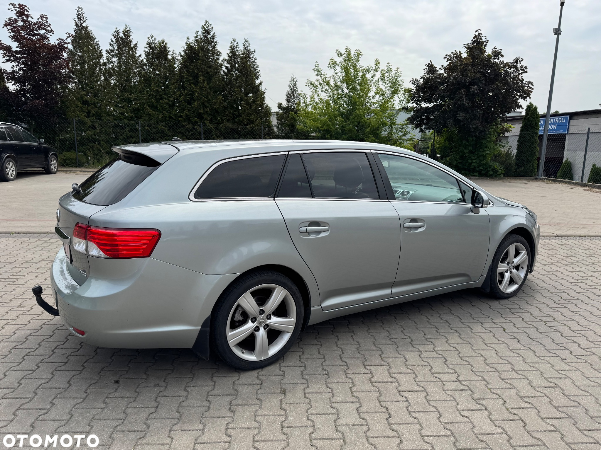 Toyota Avensis 1.8 Premium - 13