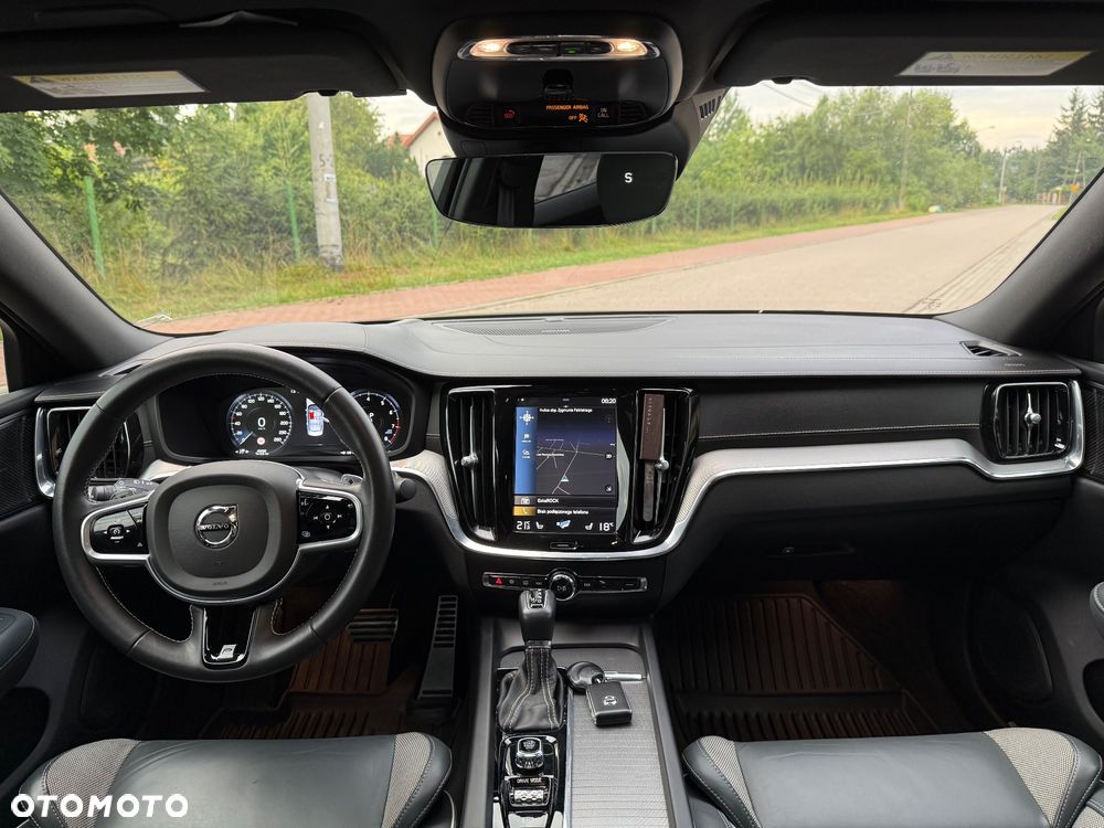 Volvo S60 T6 AWD R-Design - 11