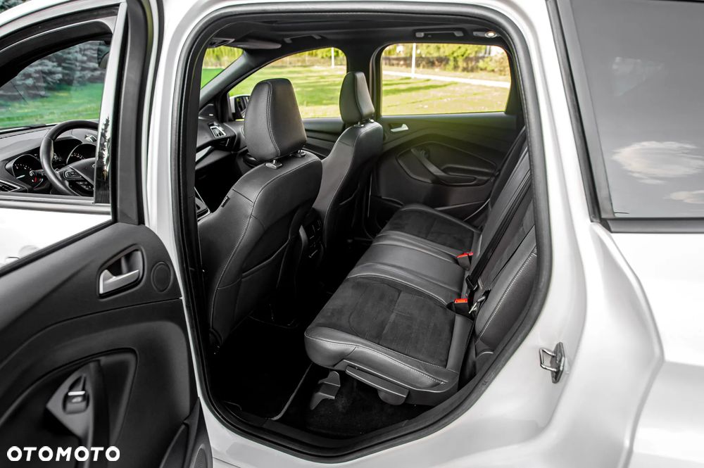 Ford Kuga 2.0 TDCi AWD ST-Line - 35