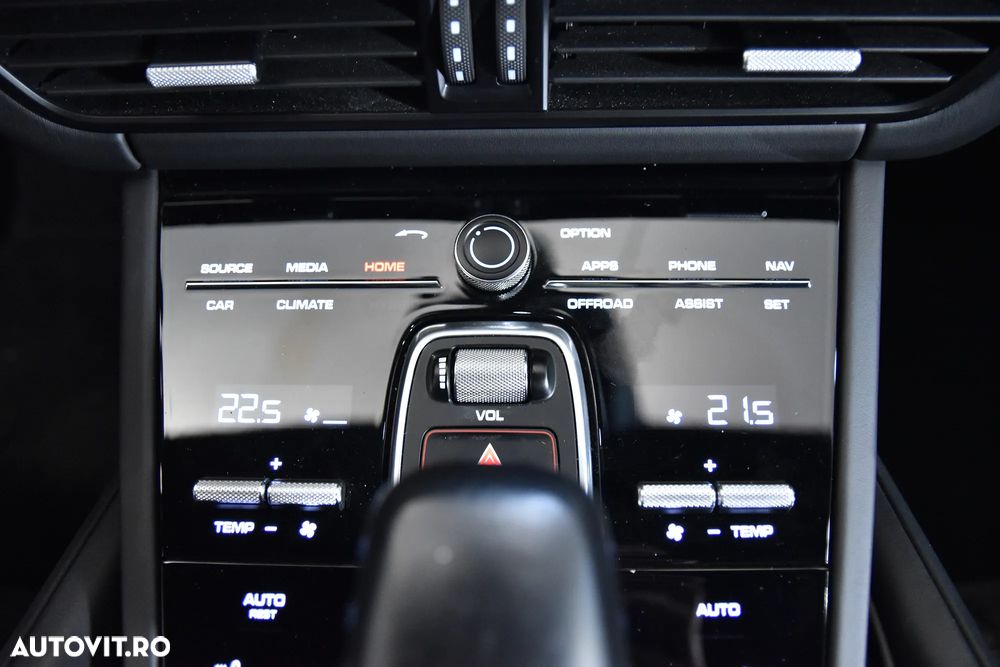 Porsche Cayenne - 18