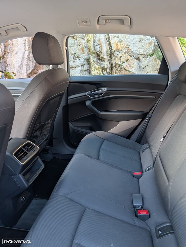 Audi e-tron 55 quattro - 12