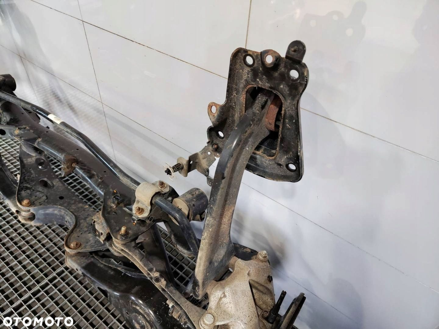 SANKI KOŁYSKA WÓZEK TYŁ BELKA OŚ WAHACZ ZWROTNICA VOLVO XC40 2WD - 10