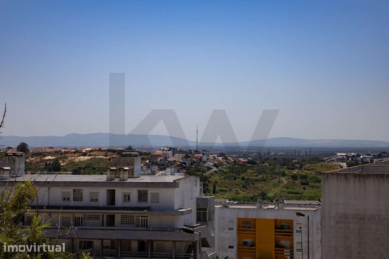 T3 Remodelado na Alcaniça, a Passos do Hospital e Universidades! - Grande imagem: 4/48