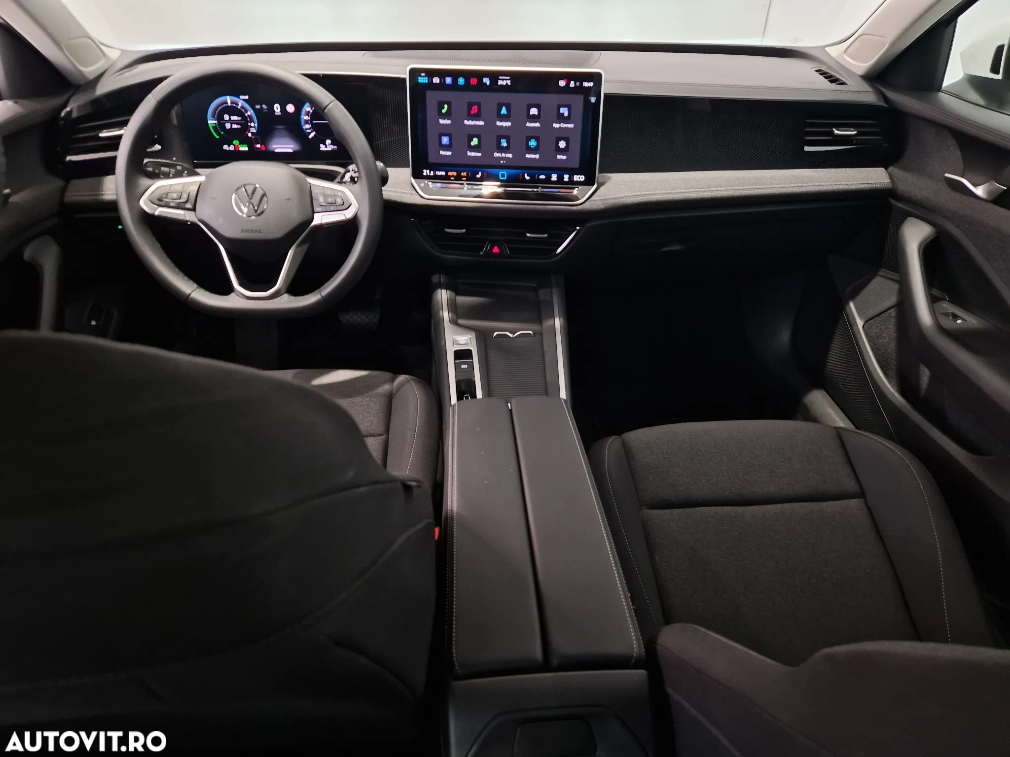 Volkswagen Passat - 12