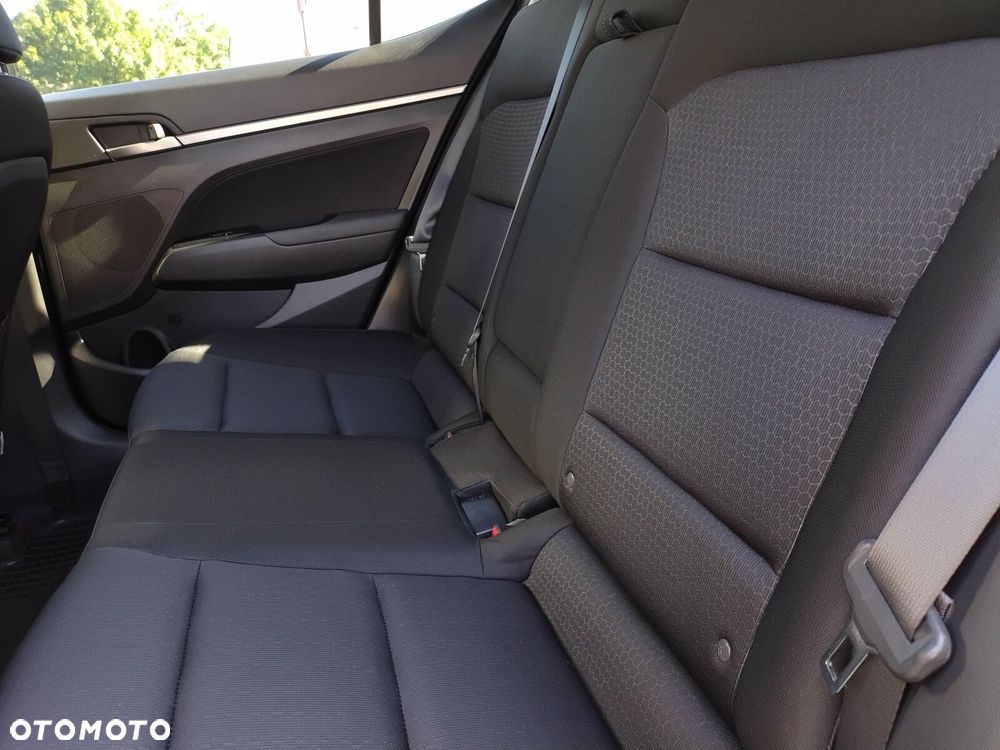 Hyundai Elantra 1.6 CRDi Style - 29