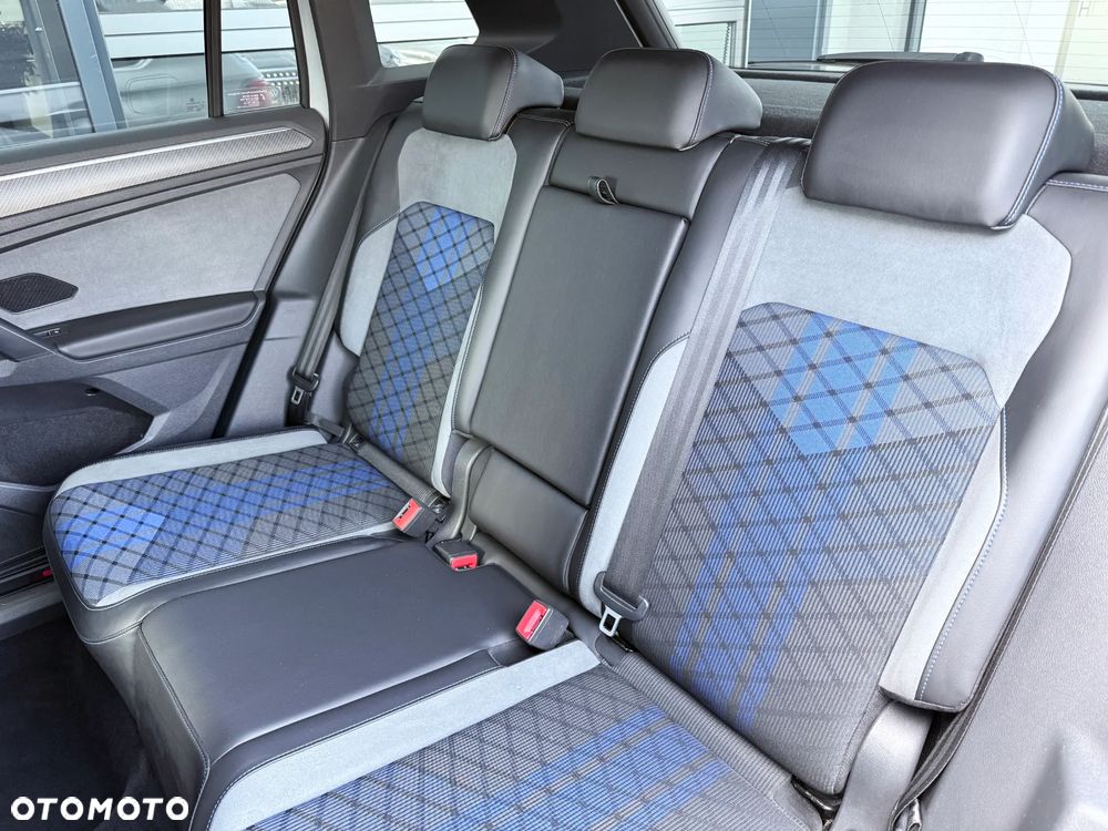 Volkswagen Tiguan - 32