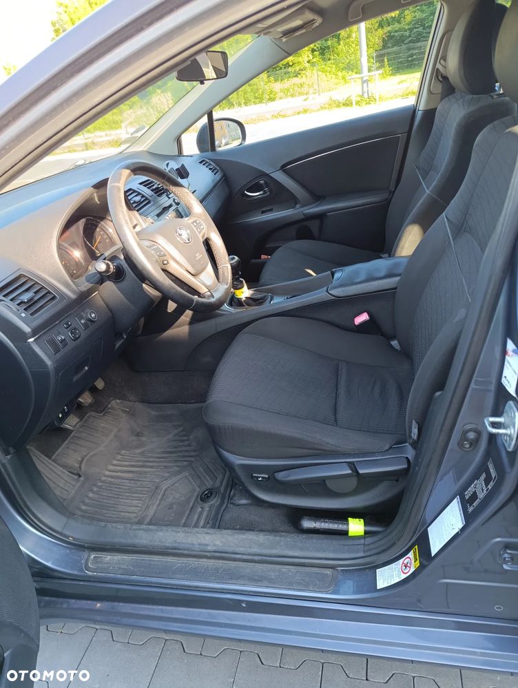 Toyota Avensis 1.8 Sol - 8