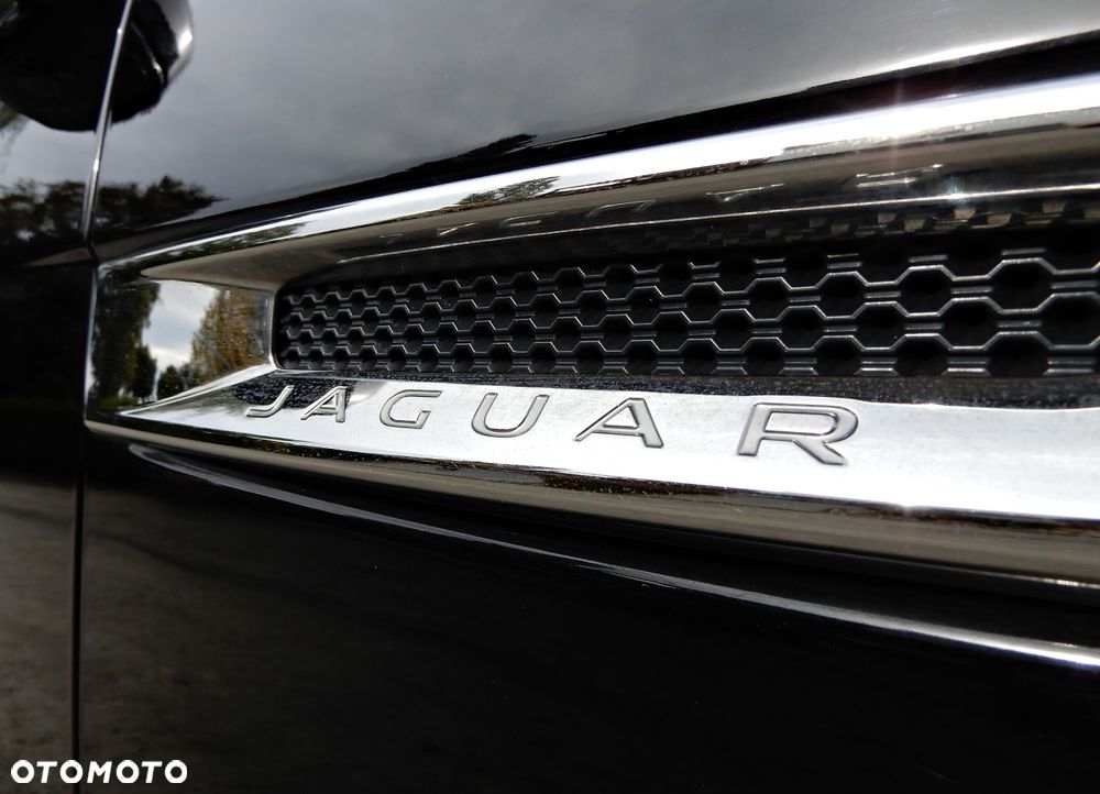 Jaguar F-Pace 2.0 i4D AWD Pure - 23