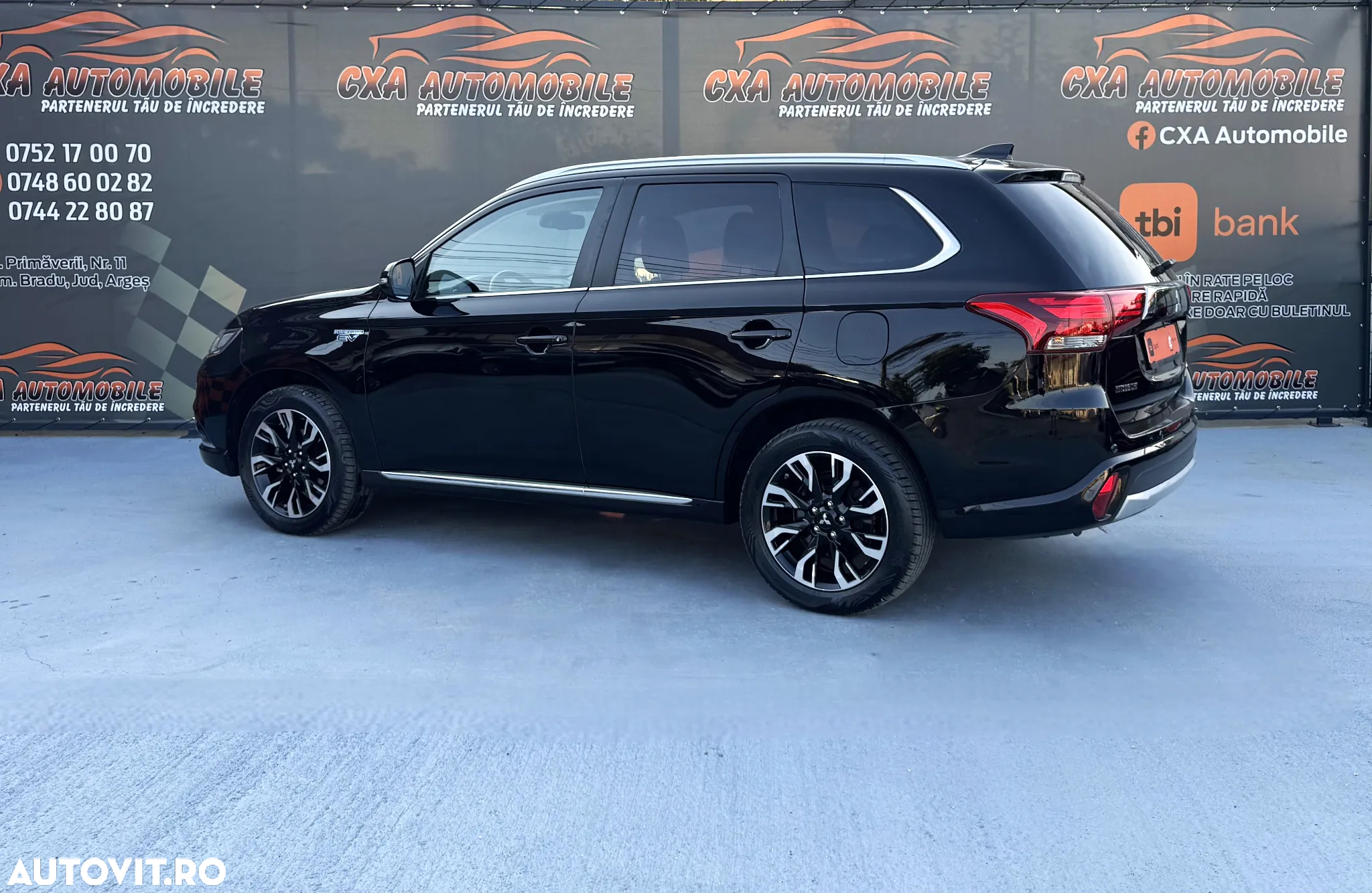 Mitsubishi Outlander 2.0 4WD Plug-In Hybrid - 4