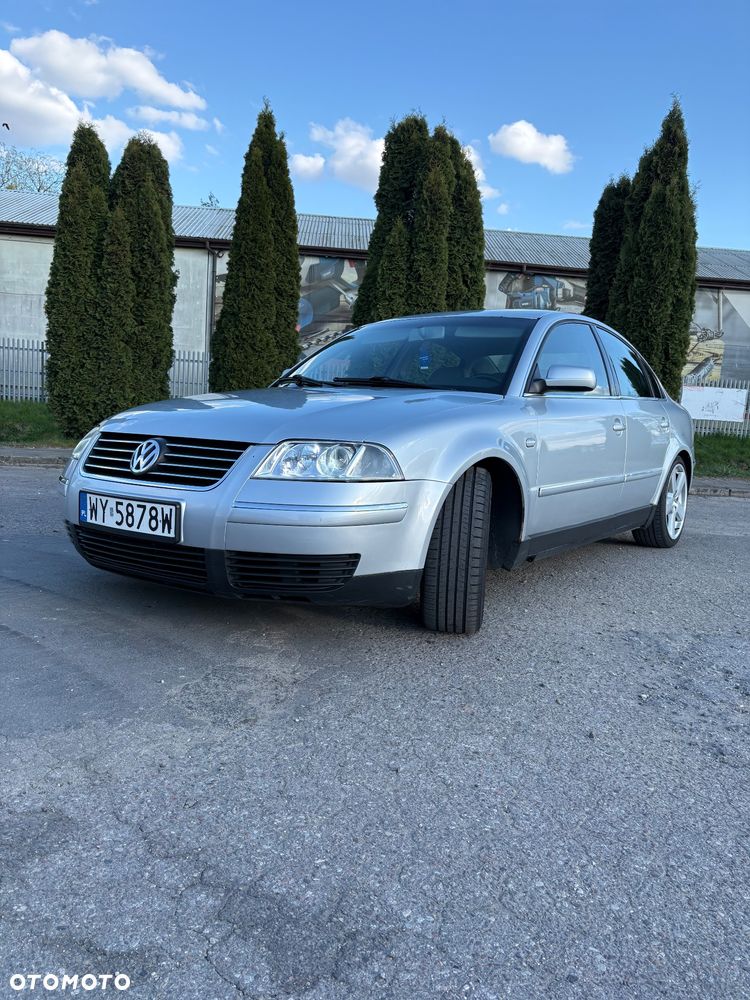 Volkswagen Passat 1.9 TDI Highline - 1