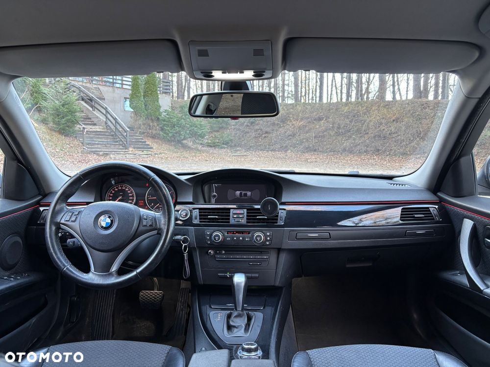 BMW Seria 3 320d xDrive DPF - 12
