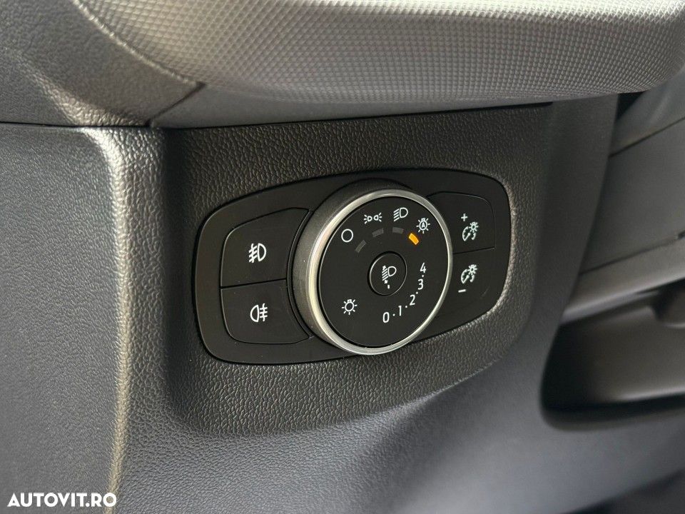 Ford Tourneo Courier - 18