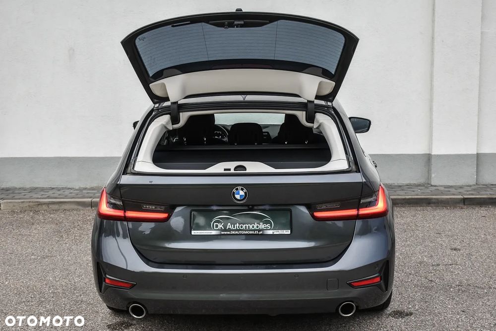 BMW Seria 3 320d Sport Line Shadow sport - 39