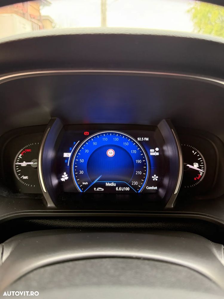 Renault Megane TCE 140 EDC Techno - 10