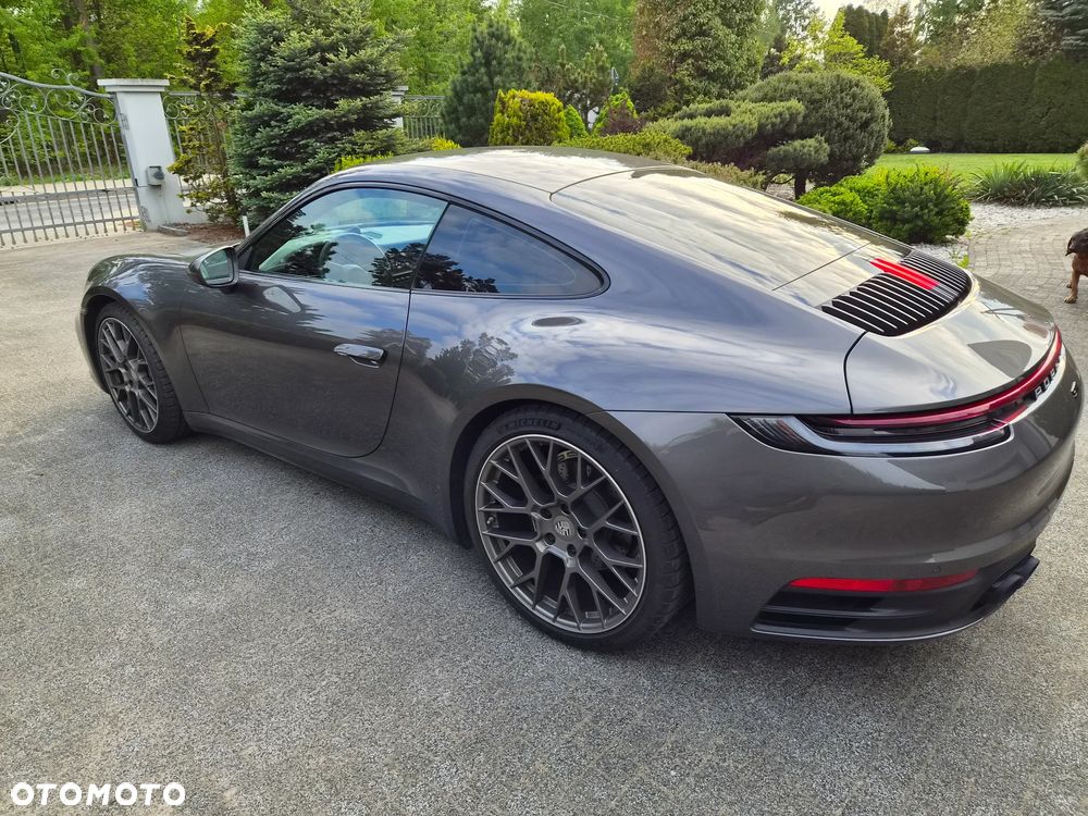 Porsche 911 Carrera - 11