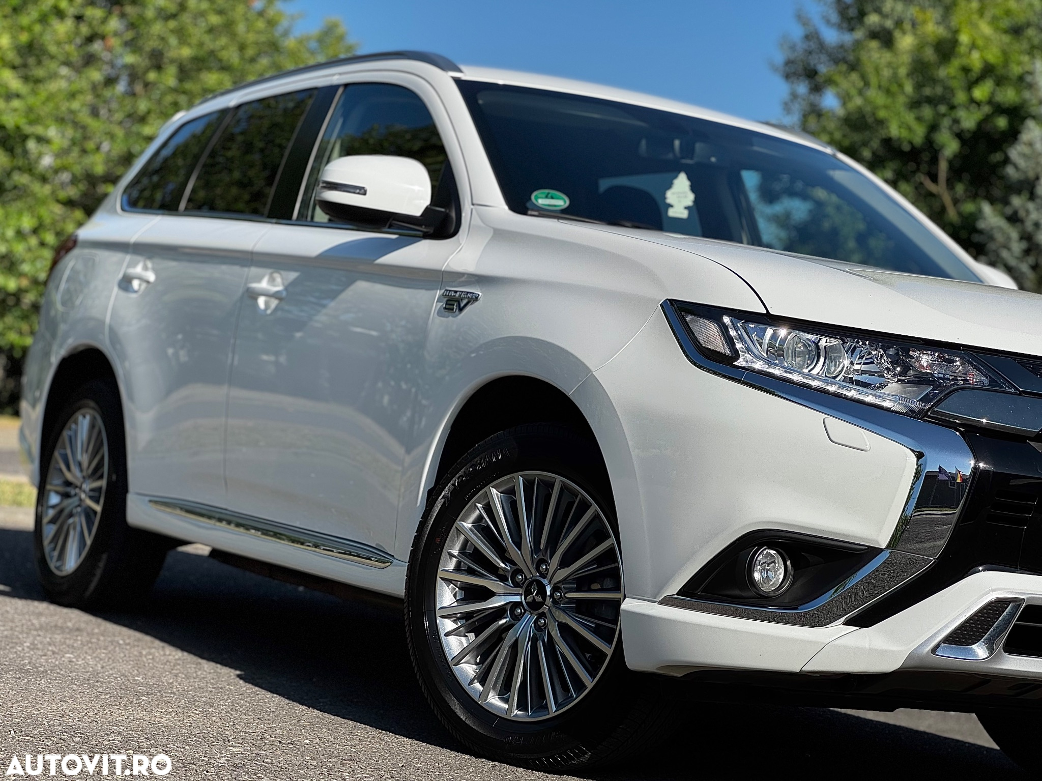 Mitsubishi Outlander - 30
