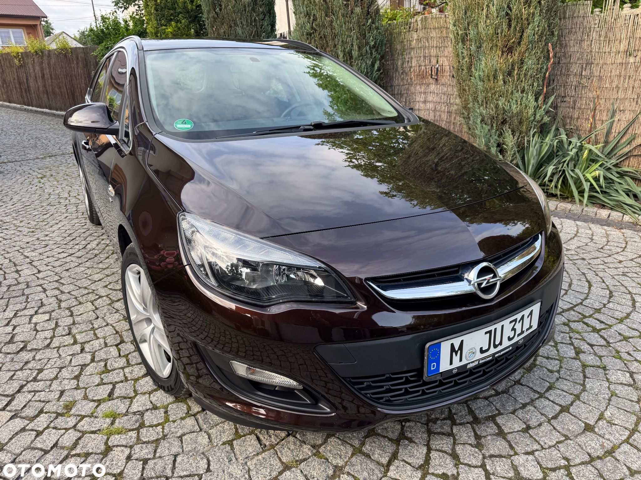 Opel Astra IV 1.4 T Cosmo - 1