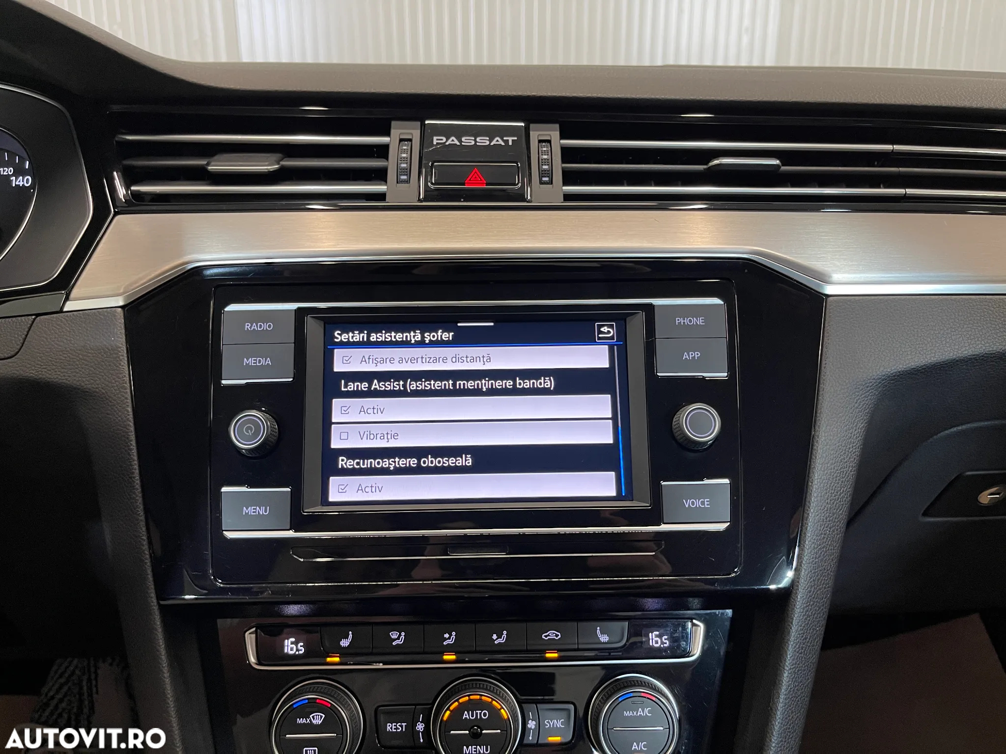 Volkswagen Passat 2.0 TDI DSG Highline - 14