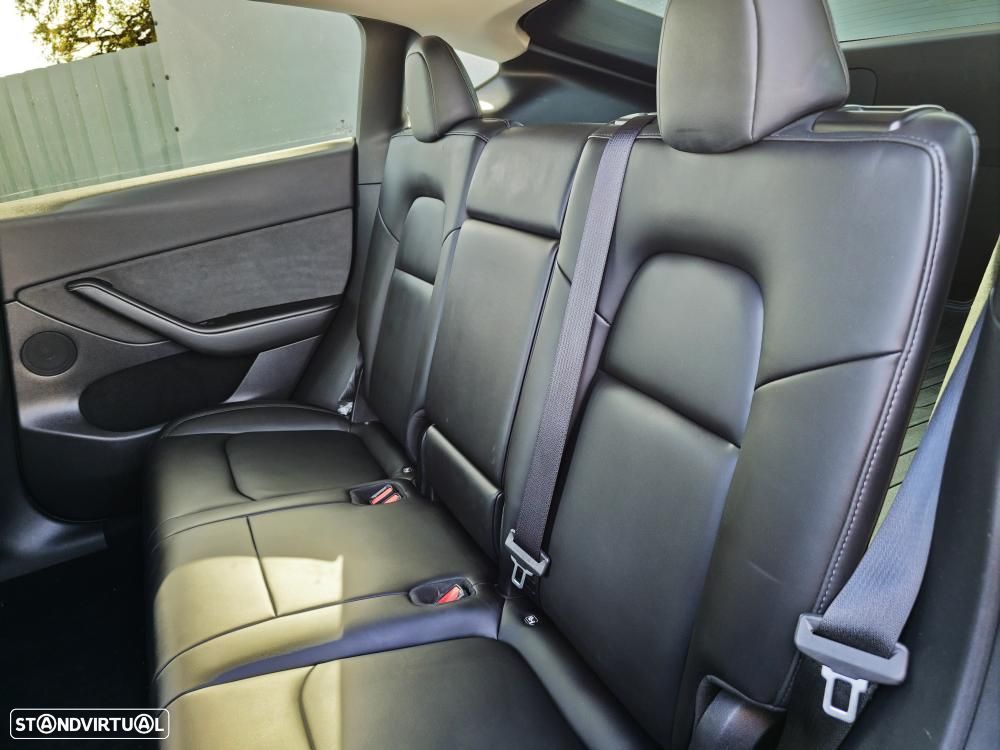 Tesla Model Y Long Range Dual Motor AWD - 16