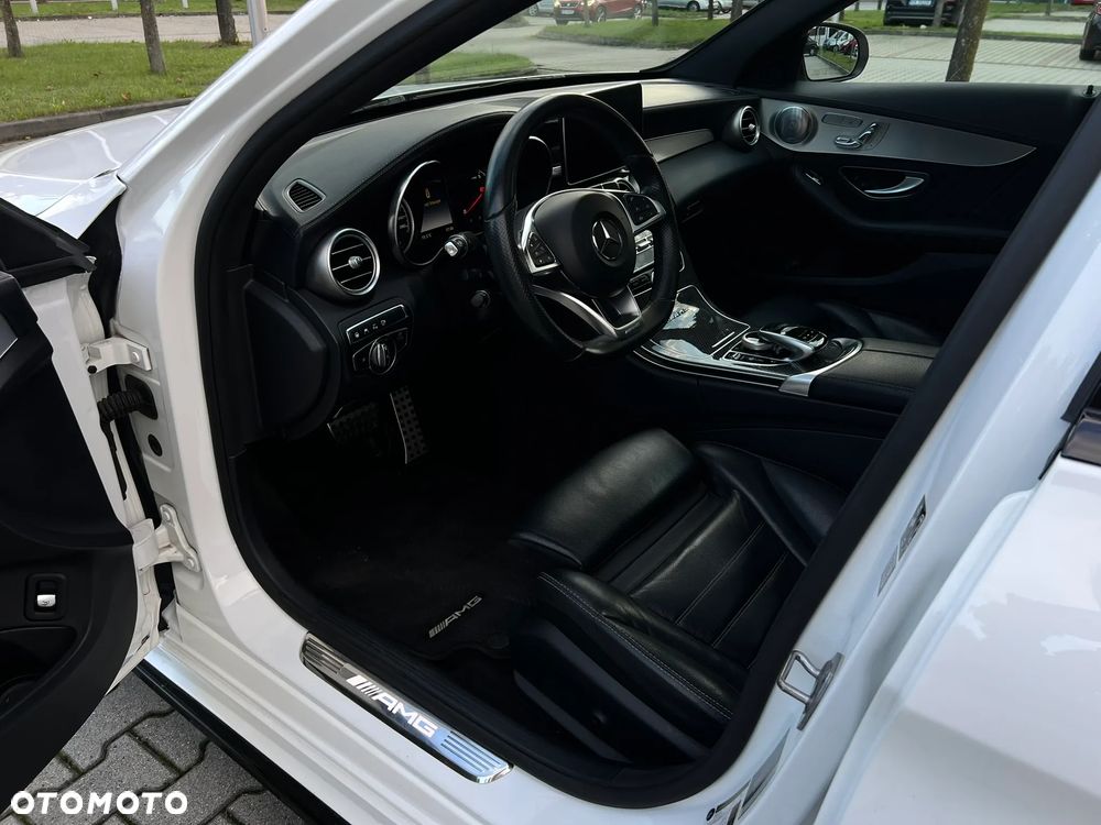 Mercedes-Benz Klasa C AMG 43 4Matic 9G-TRONIC - 19