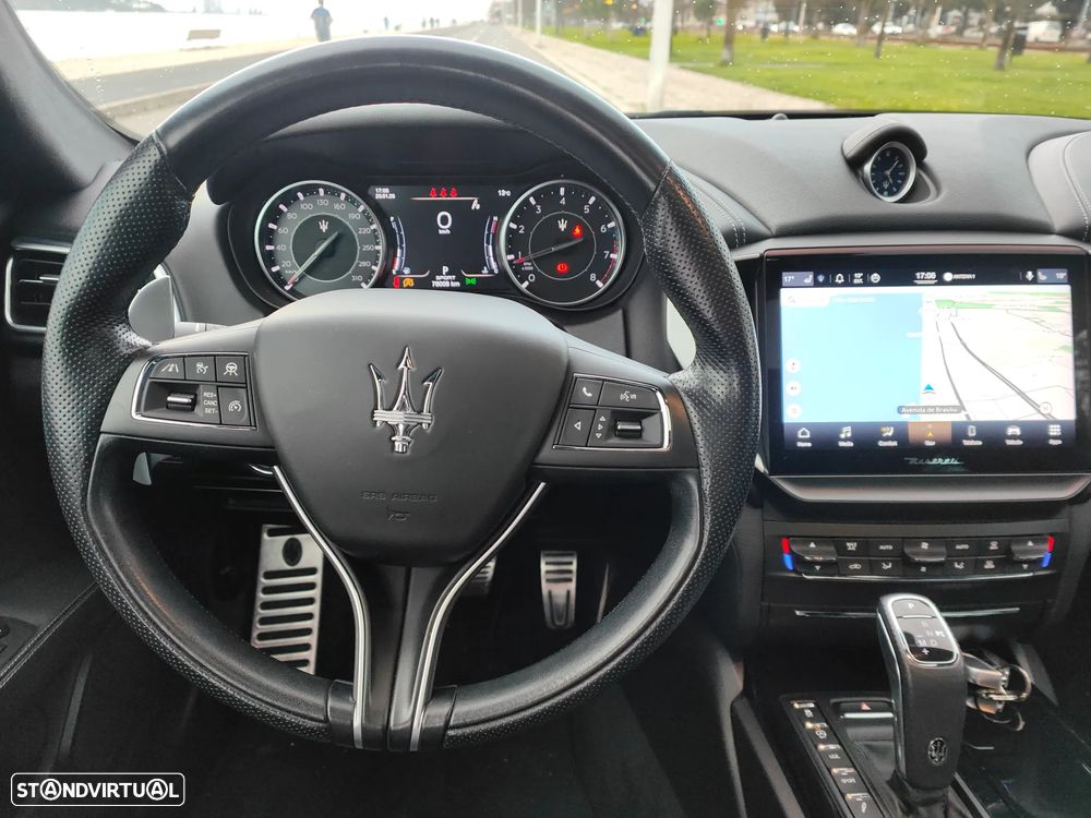 Maserati Ghibli Hybrid GranSport - 12