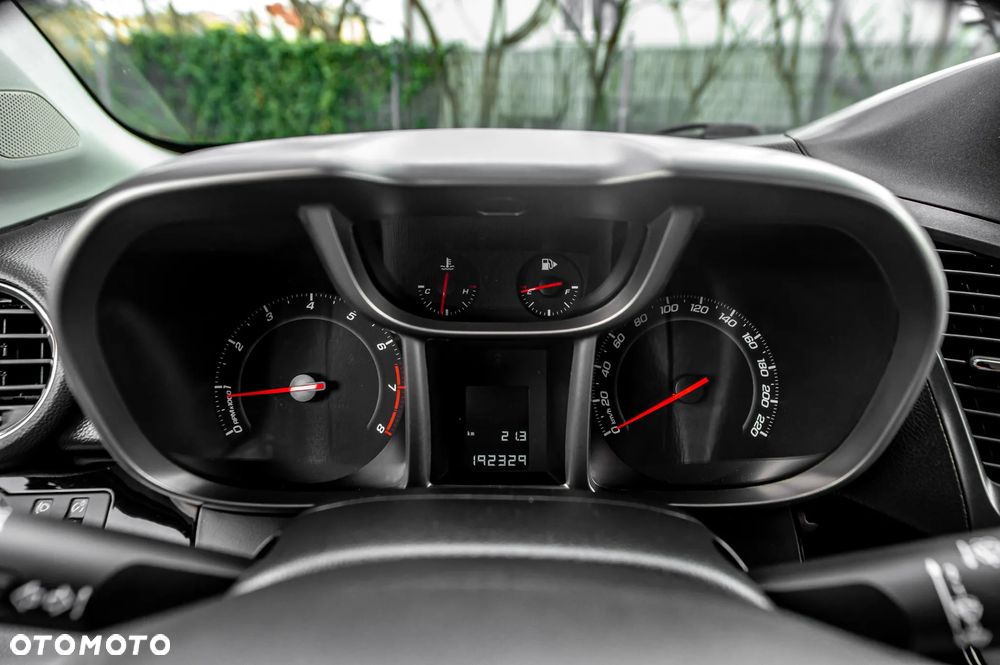 Chevrolet Orlando - 24