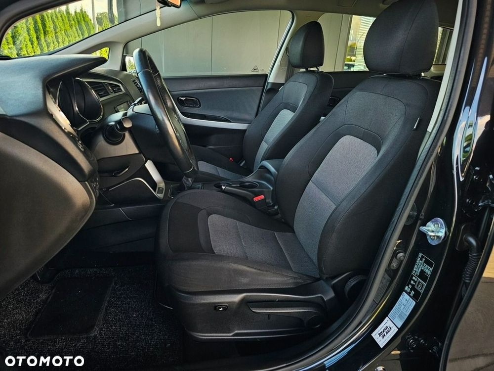 Kia Ceed - 27