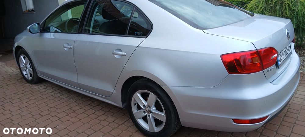 Volkswagen Jetta 1.6 TDI Comfortline - 7