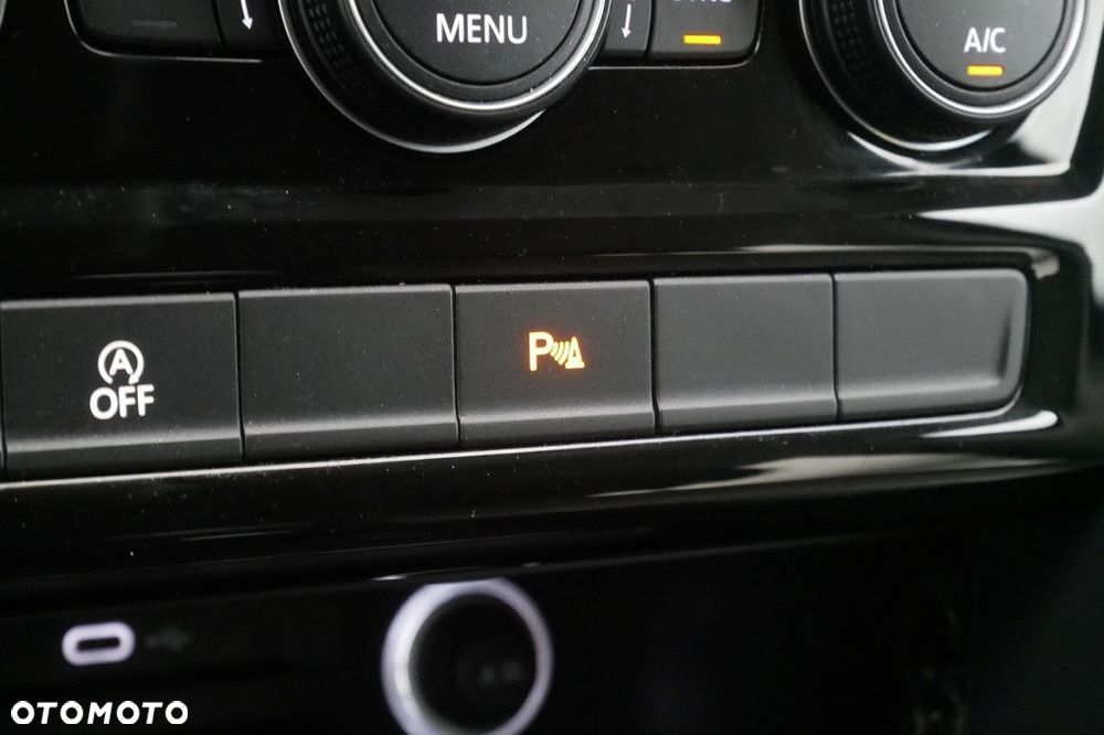 Volkswagen Touran - 17