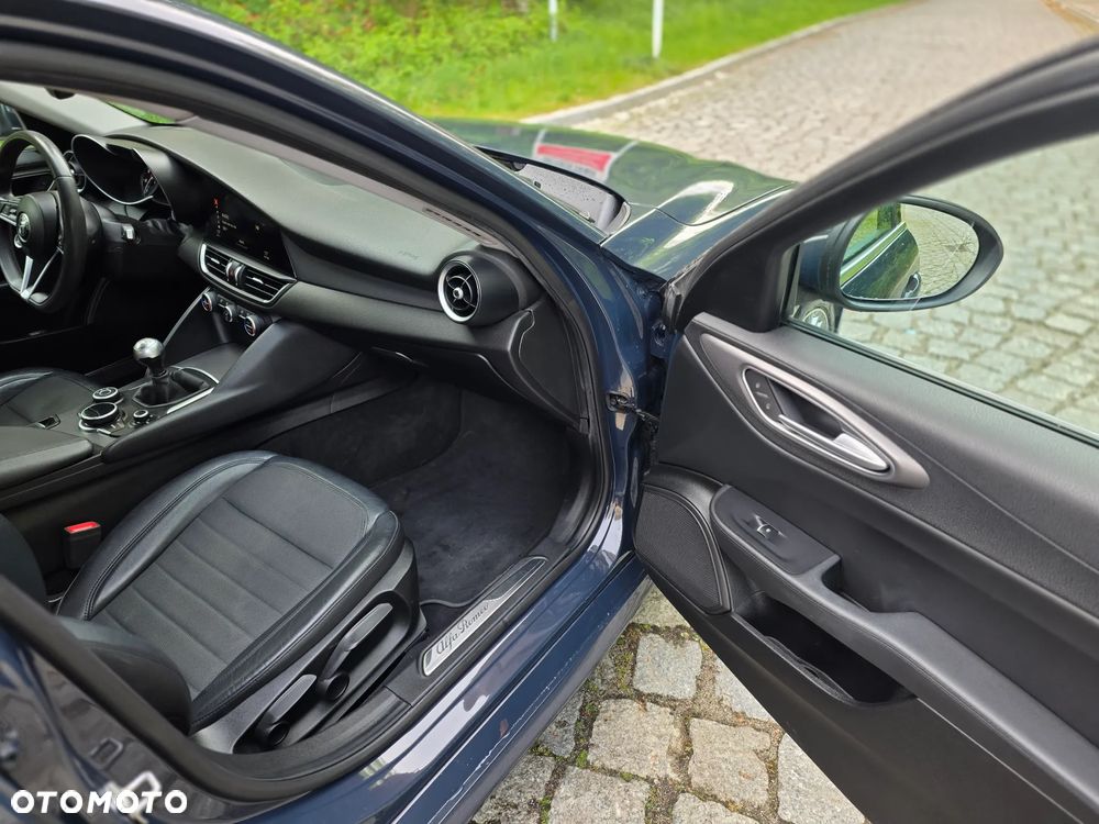 Alfa Romeo Giulia 2.2 D Turbo Super - 31