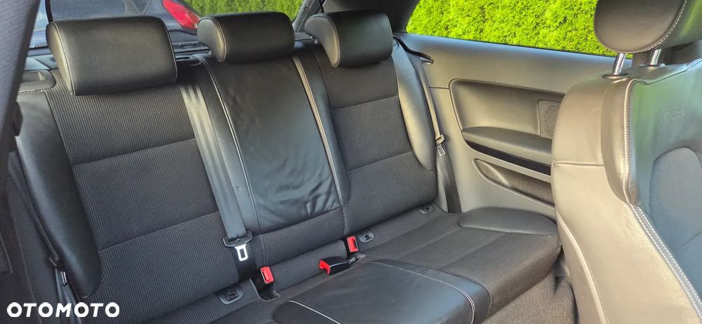 Audi A3 ver-1-4-tfsi-s-tronic-s-line-sportpaket - 38