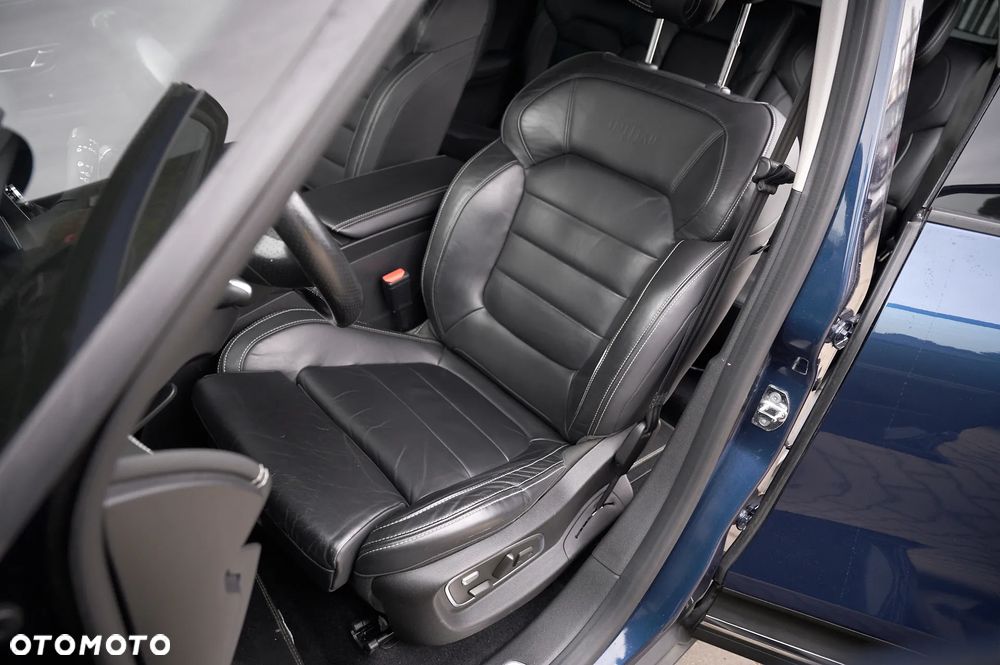 Renault Grand Scenic - 16