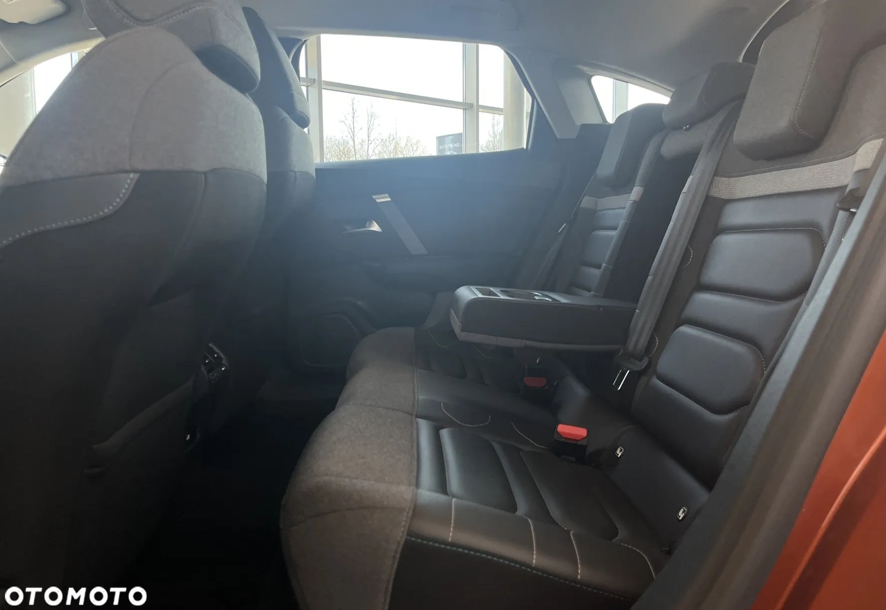 Citroën C4 PureTech 130 Stop&Start SHINE - 23