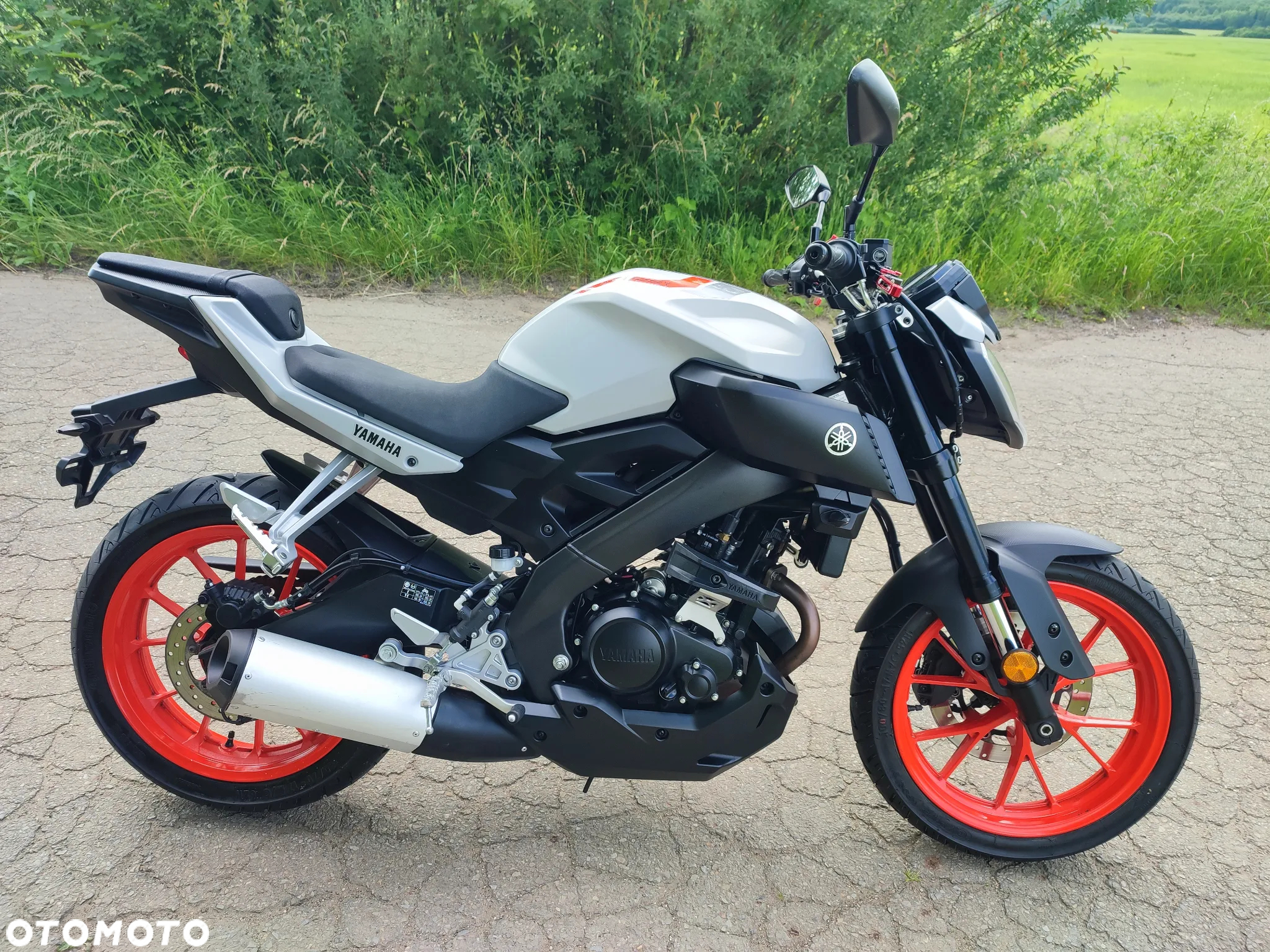 Yamaha MT - 16