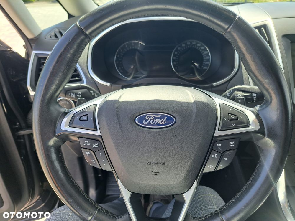 Ford Galaxy - 25