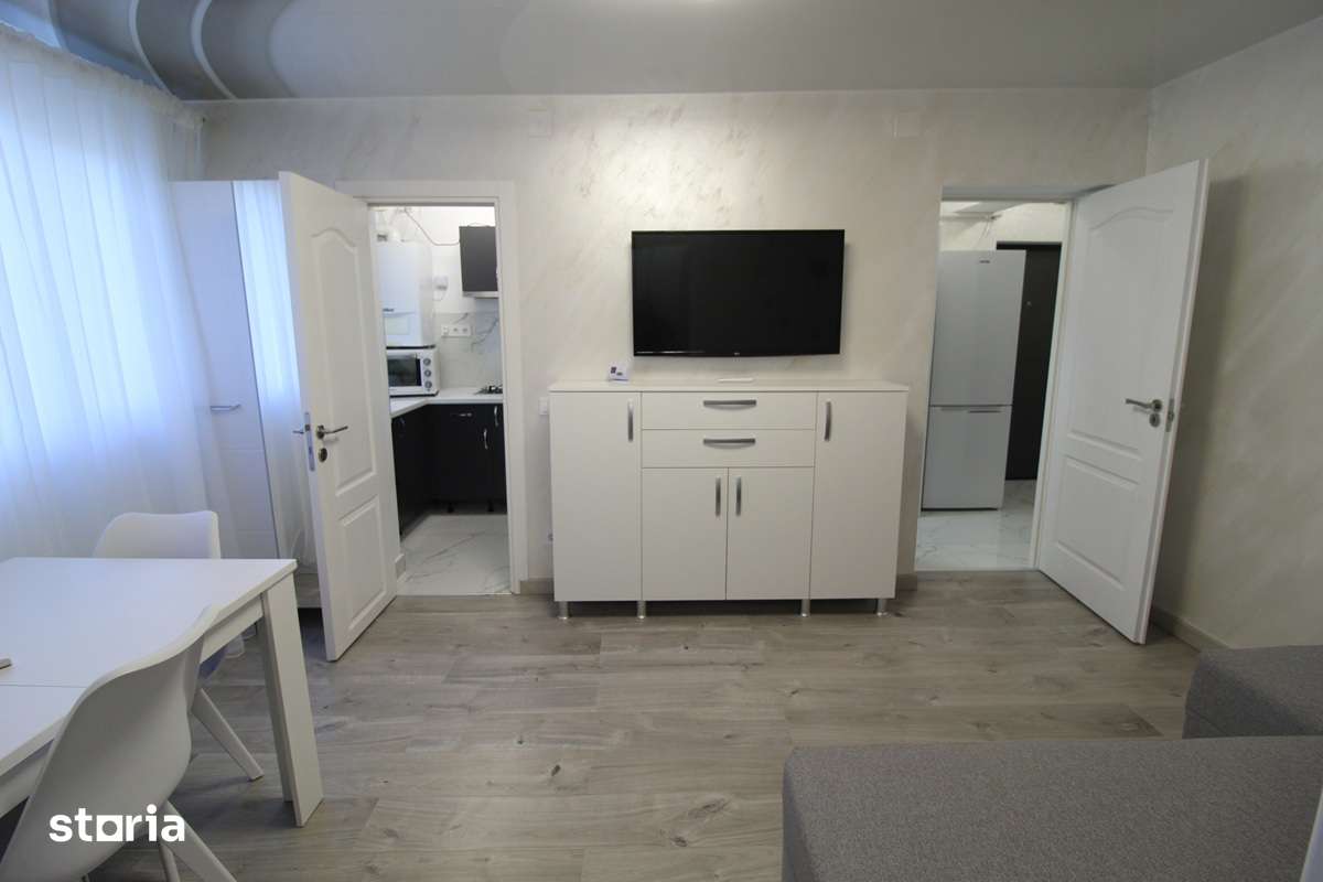 Vând apartament 3 camere în Hunedoara, zona Micro1-Teatru, etaj 4 — fotografia 3