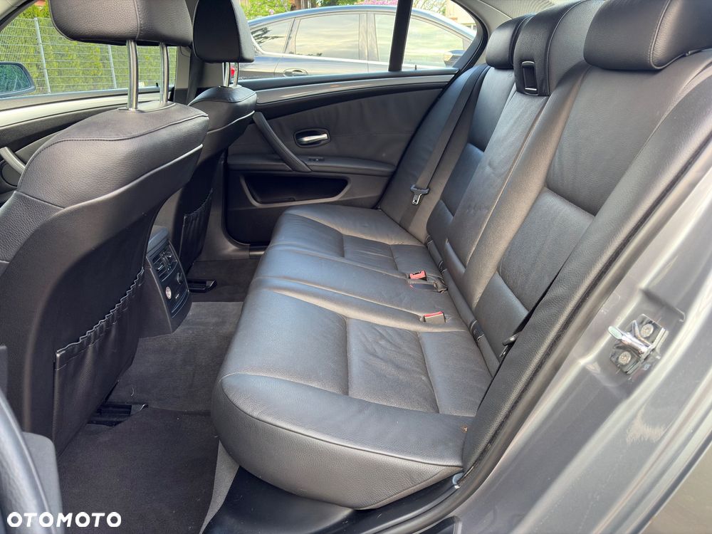 BMW Seria 5 525i - 7